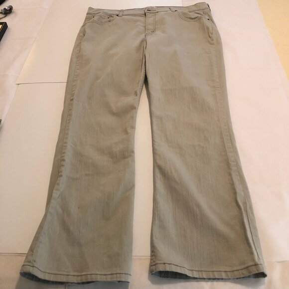 Own a Piece of Denim History: Authentic Levi's Wide-Leg Woven Cotton Pants! - Picture 1 of 6